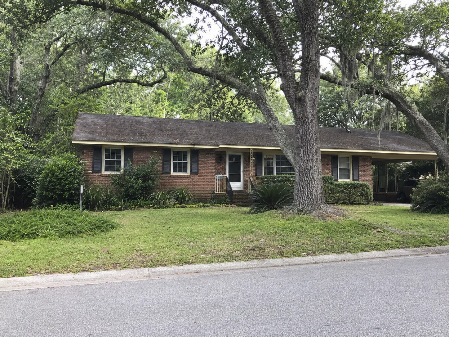 Charleston South Carolina house being reviewed for an as-is cash sale